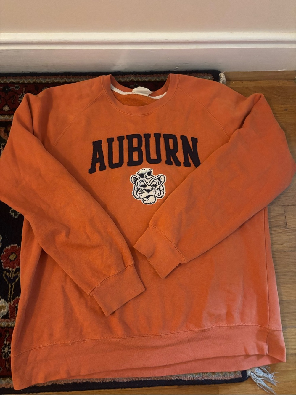 Auburn vintage XL beanie Tiger Applique Sweatshirt